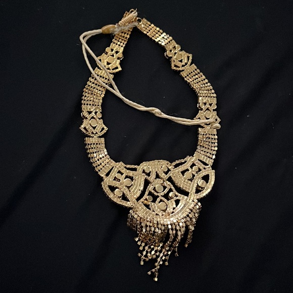Stunning Necklace - Picture 4 of 6